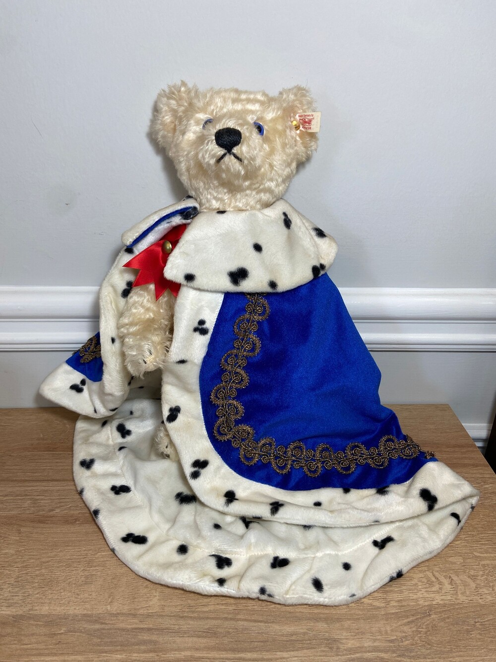 Steiff 670633 Limited Edition King Ludwig Collectible Teddy Bear with COA